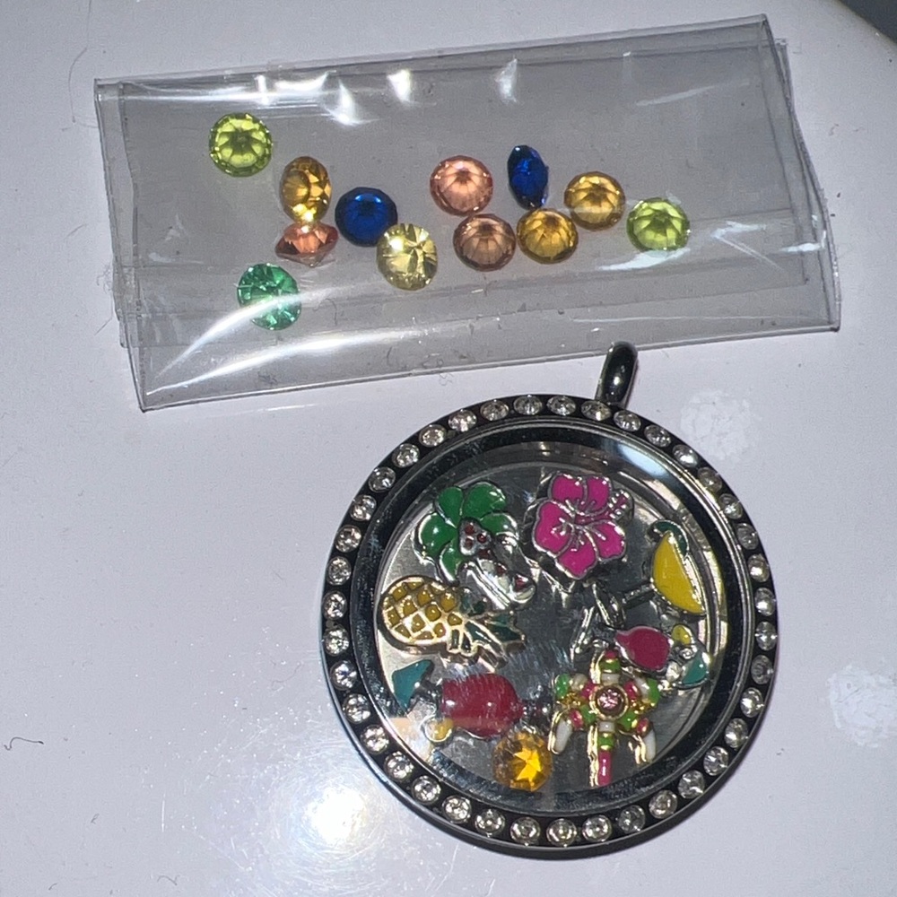 Colorful Charm Pendant with Rhinestones